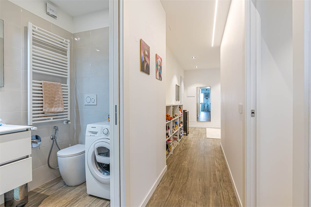 COMO TAVERNOLA trilocale ristrutturato con box