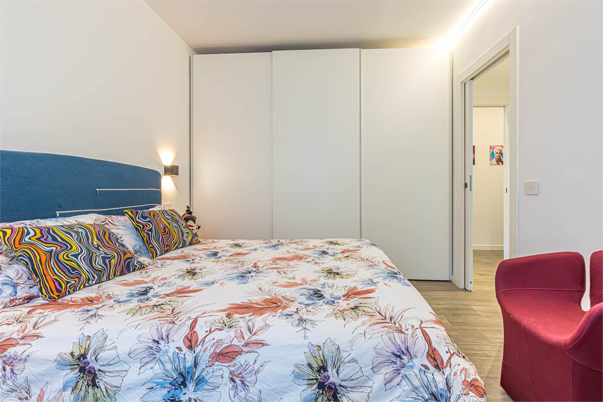 COMO TAVERNOLA trilocale ristrutturato con box