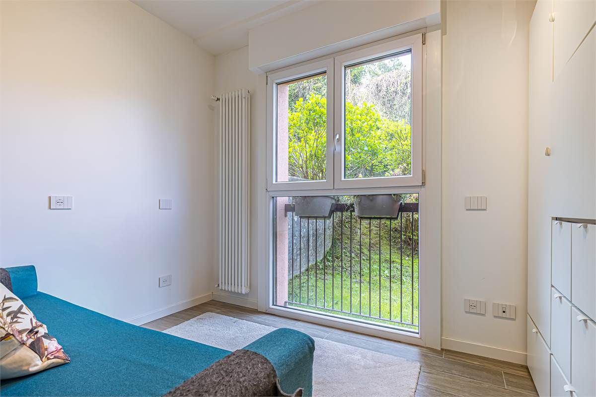 COMO TAVERNOLA trilocale ristrutturato con box