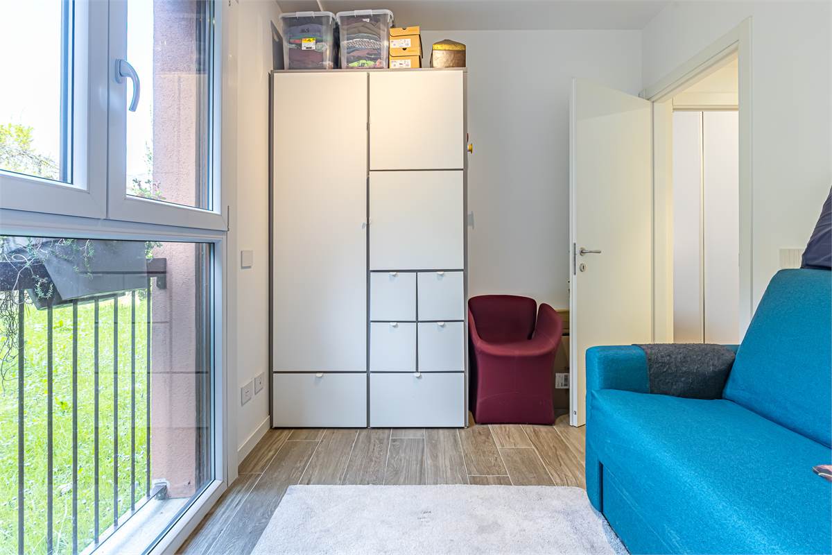 COMO TAVERNOLA trilocale ristrutturato con box