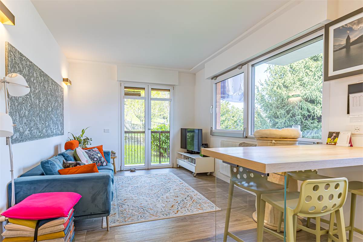 COMO TAVERNOLA trilocale ristrutturato con box