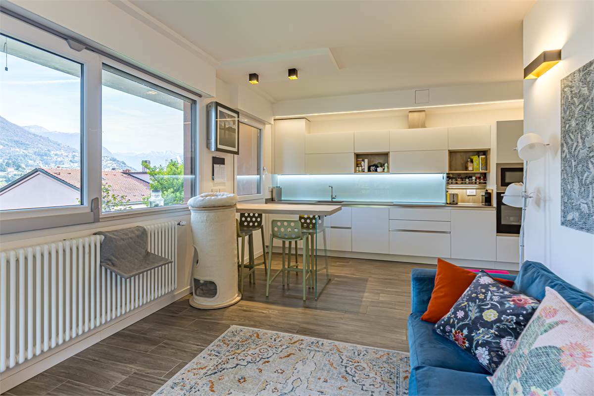 COMO TAVERNOLA trilocale ristrutturato con box