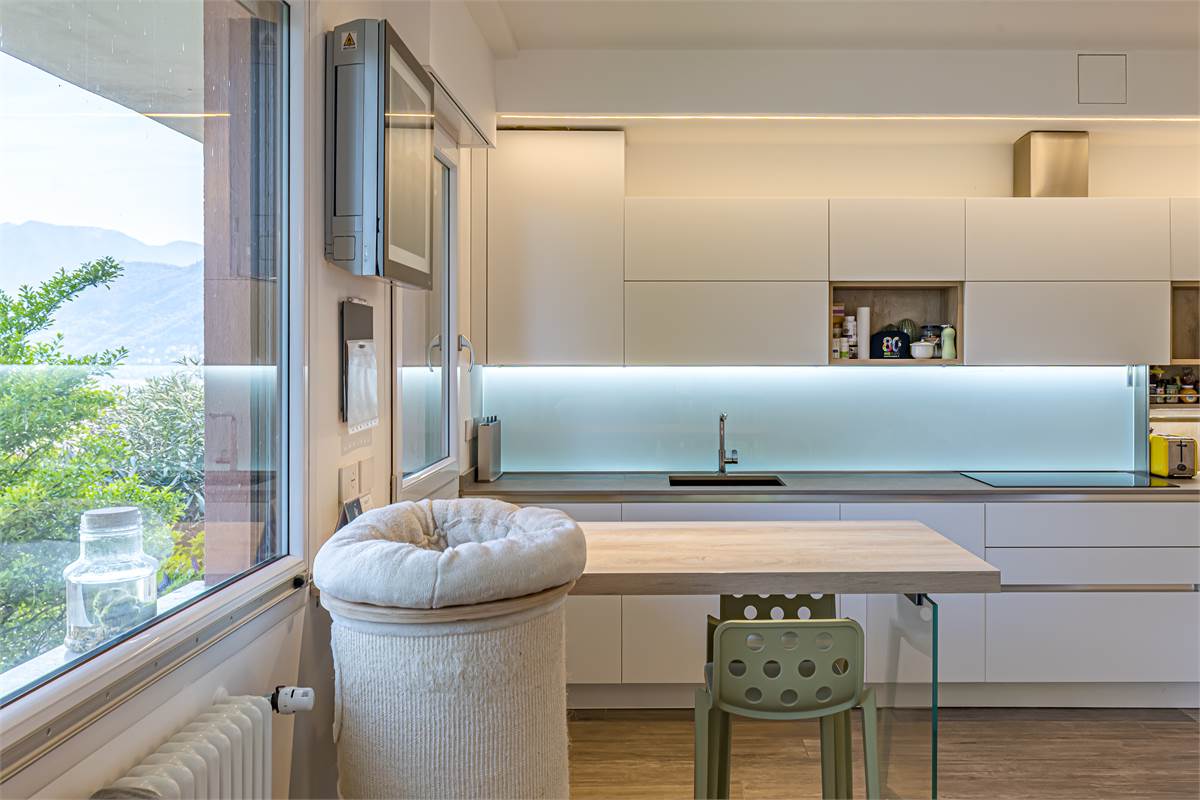 COMO TAVERNOLA trilocale ristrutturato con box