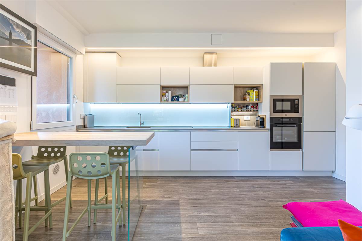 COMO TAVERNOLA trilocale ristrutturato con box