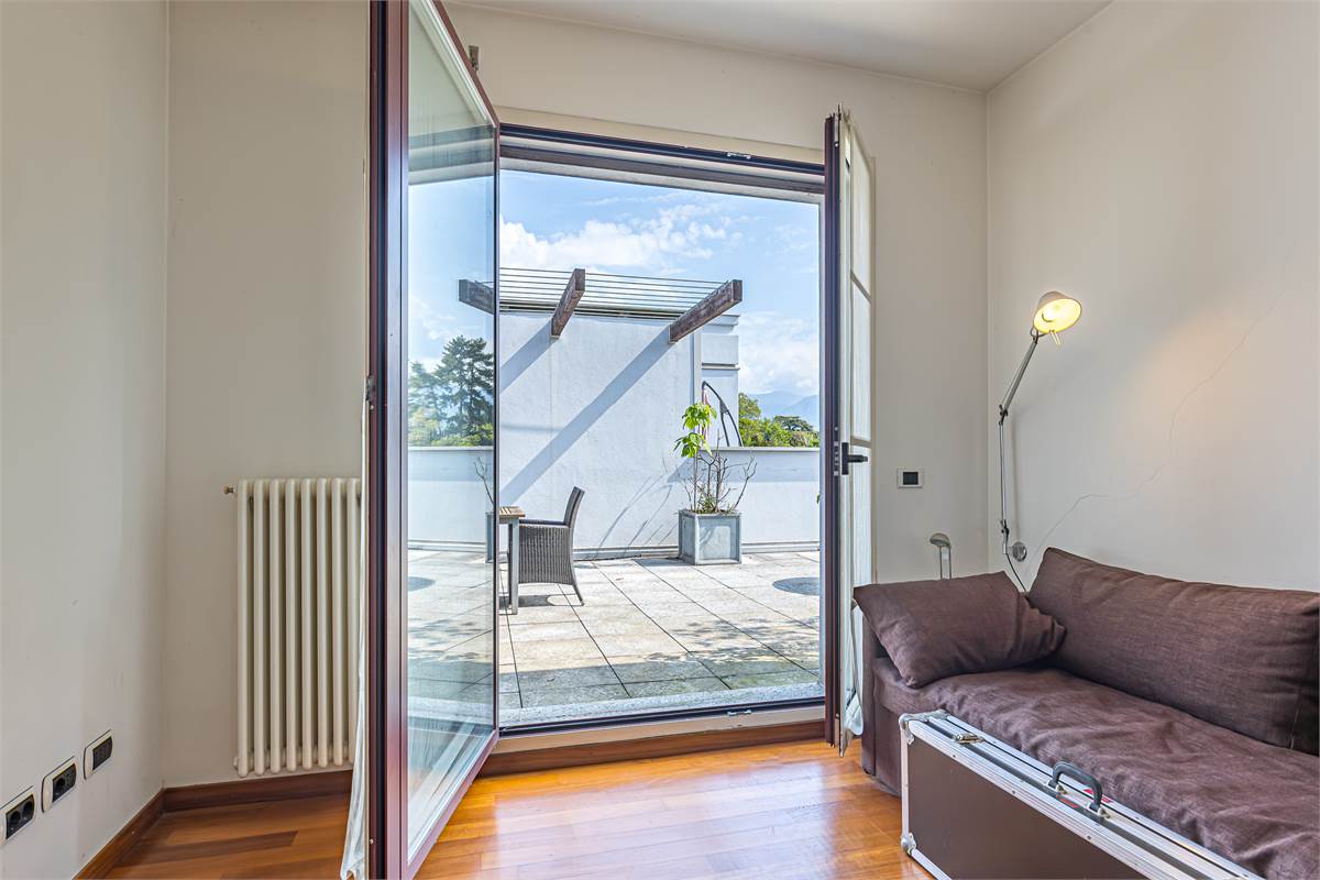 CERNOBBIO CENTRO attico trilocale in vendita