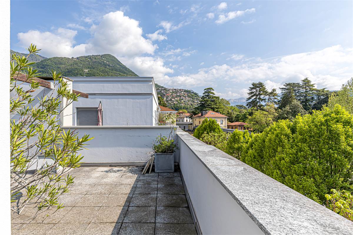 CERNOBBIO CENTRO attico trilocale in vendita