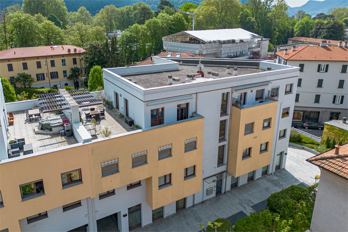 CERNOBBIO CENTRO attico trilocale in vendita