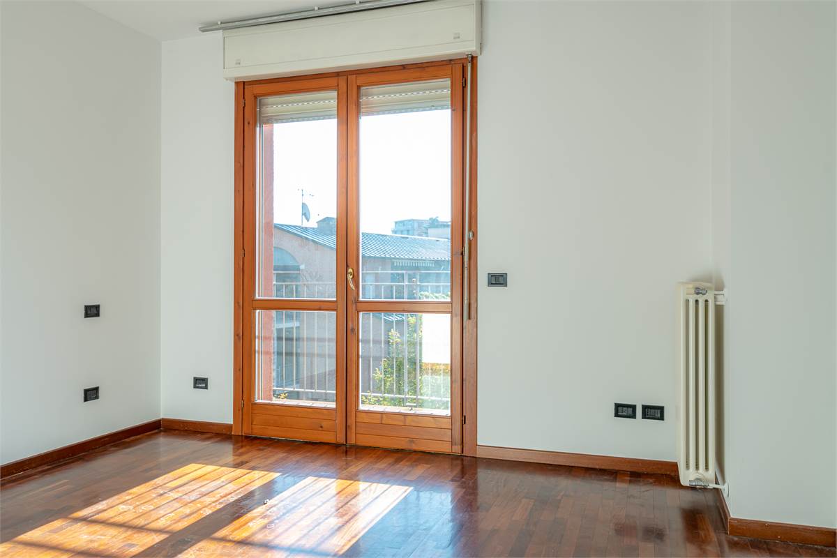 COMO BORGOVICO quattrolocali in affitto