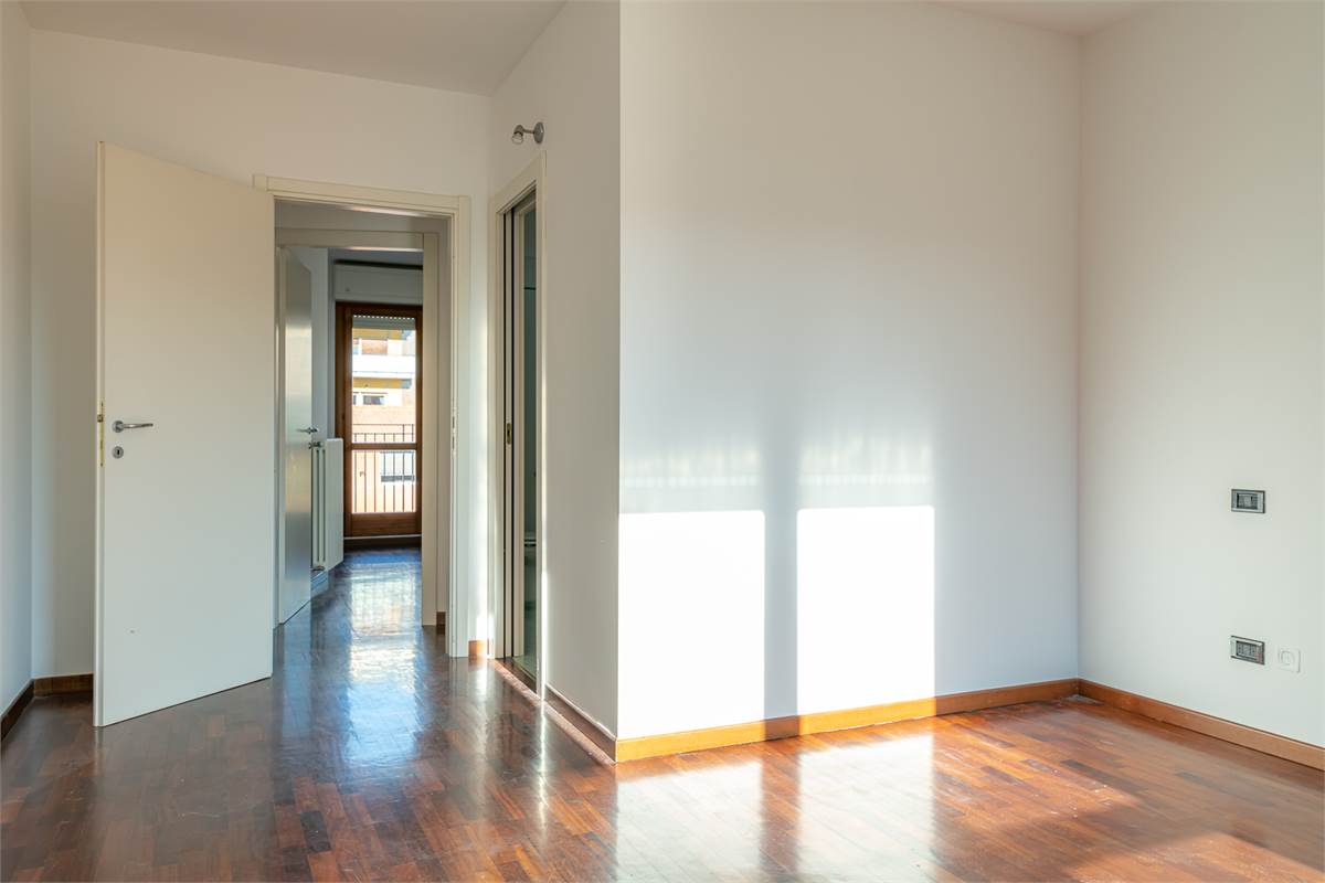 COMO BORGOVICO quattrolocali in affitto