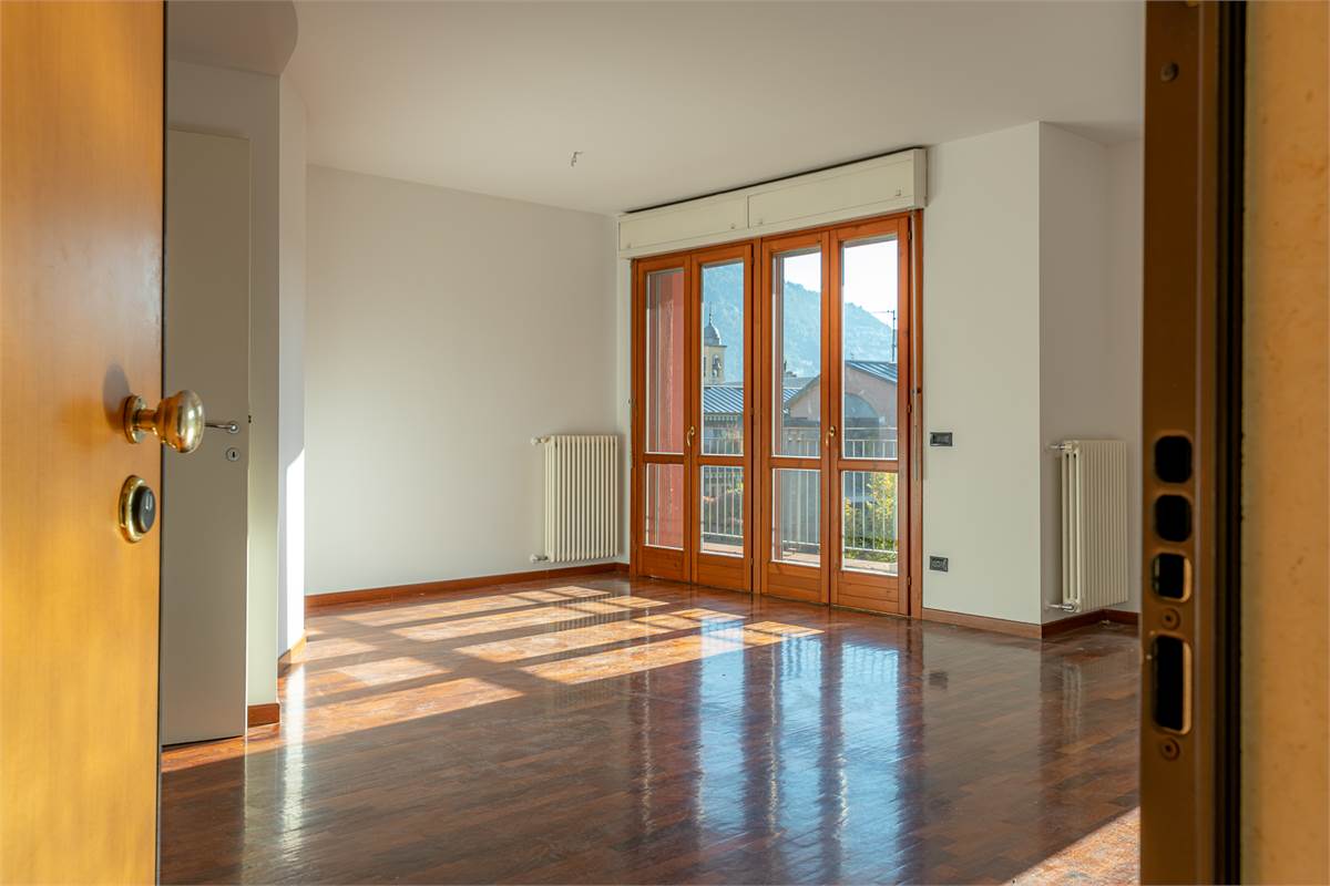 COMO BORGOVICO quattrolocali in affitto