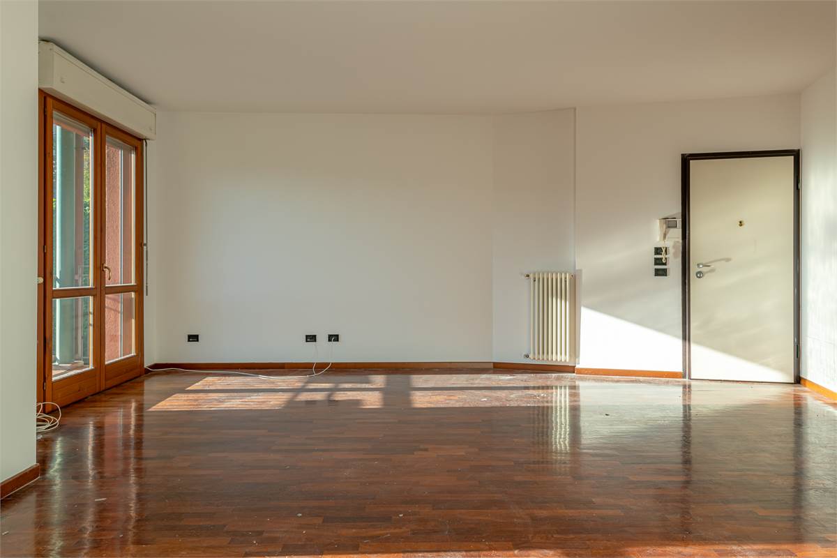 COMO BORGOVICO quattrolocali in affitto