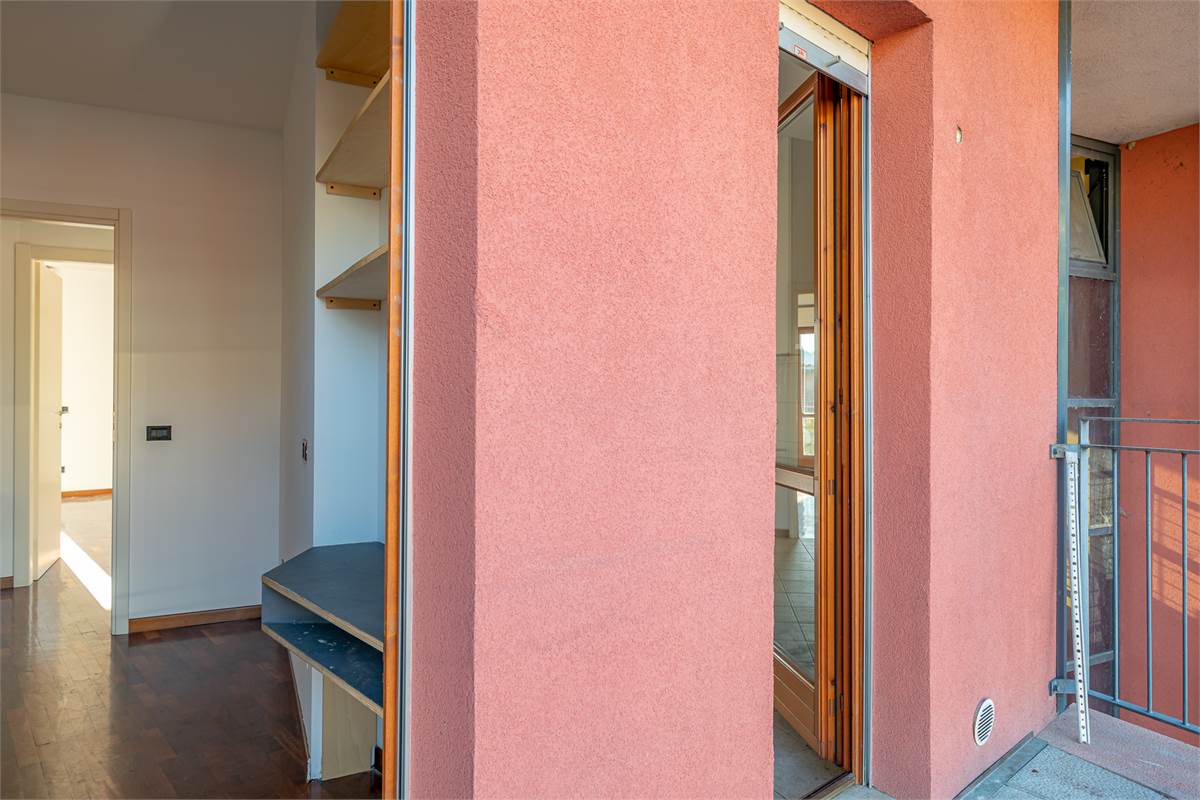 COMO BORGOVICO quattrolocali in affitto