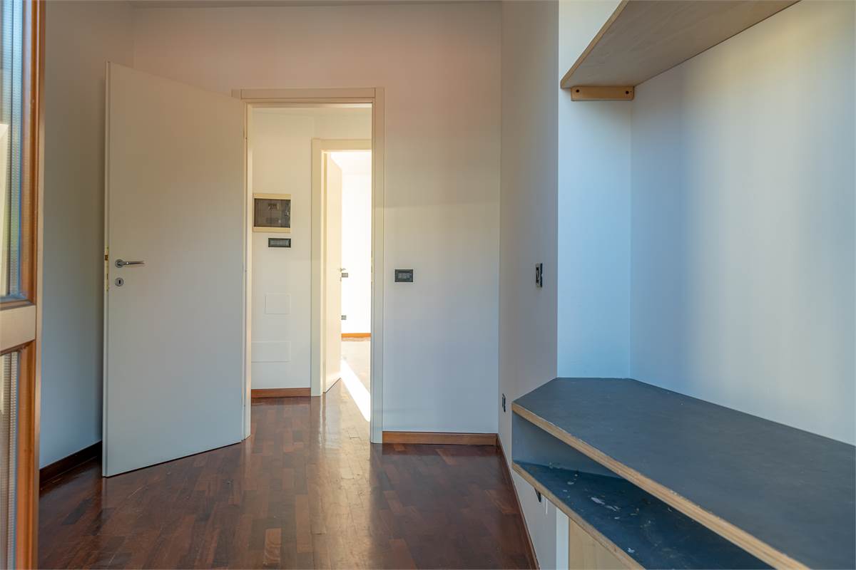 COMO BORGOVICO quattrolocali in affitto