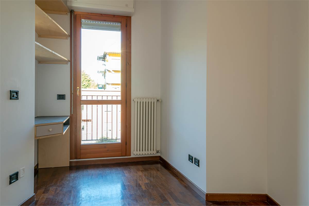 COMO BORGOVICO quattrolocali in affitto