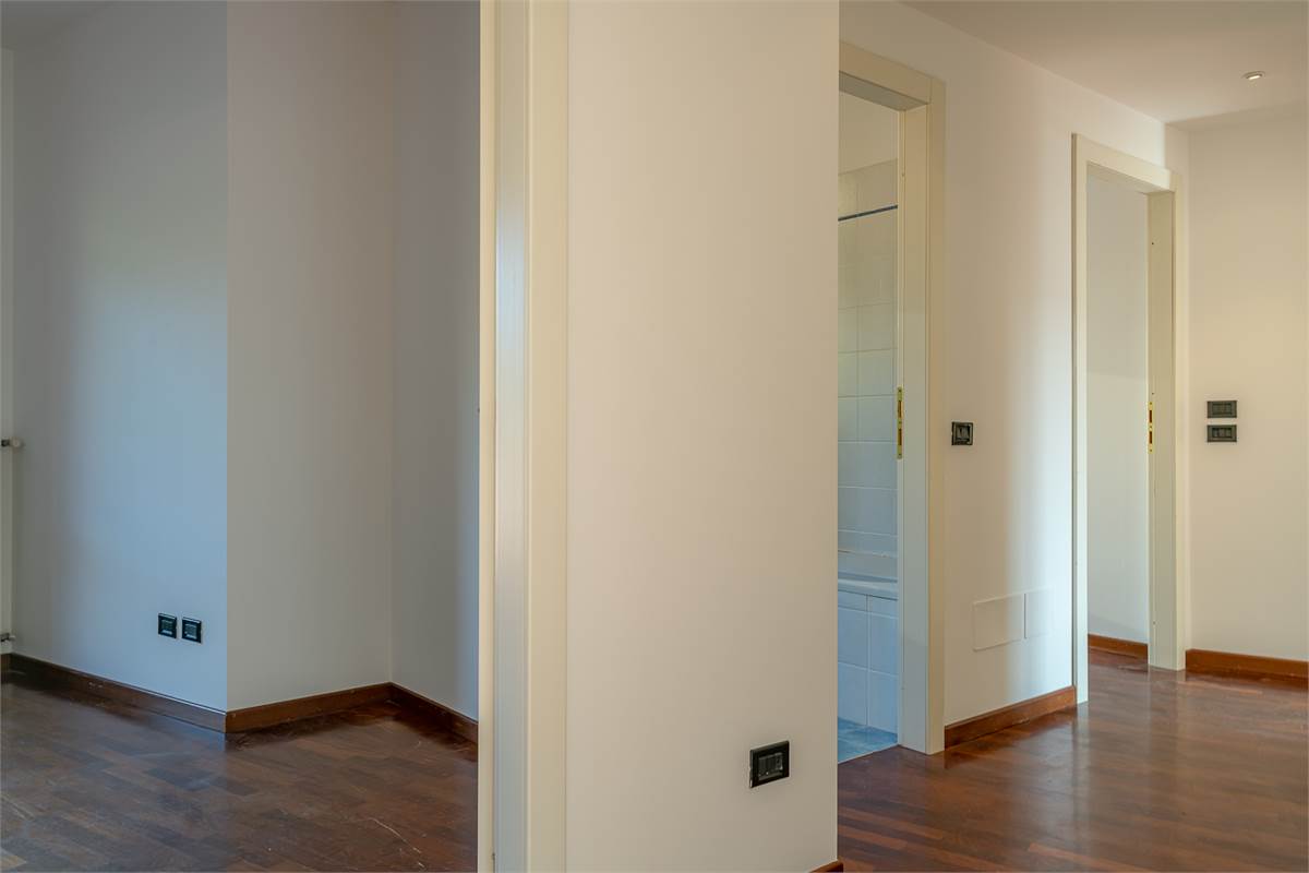 COMO BORGOVICO quattrolocali in affitto