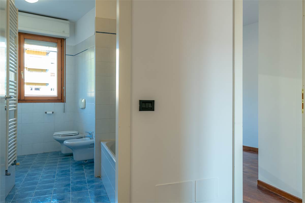 COMO BORGOVICO quattrolocali in affitto