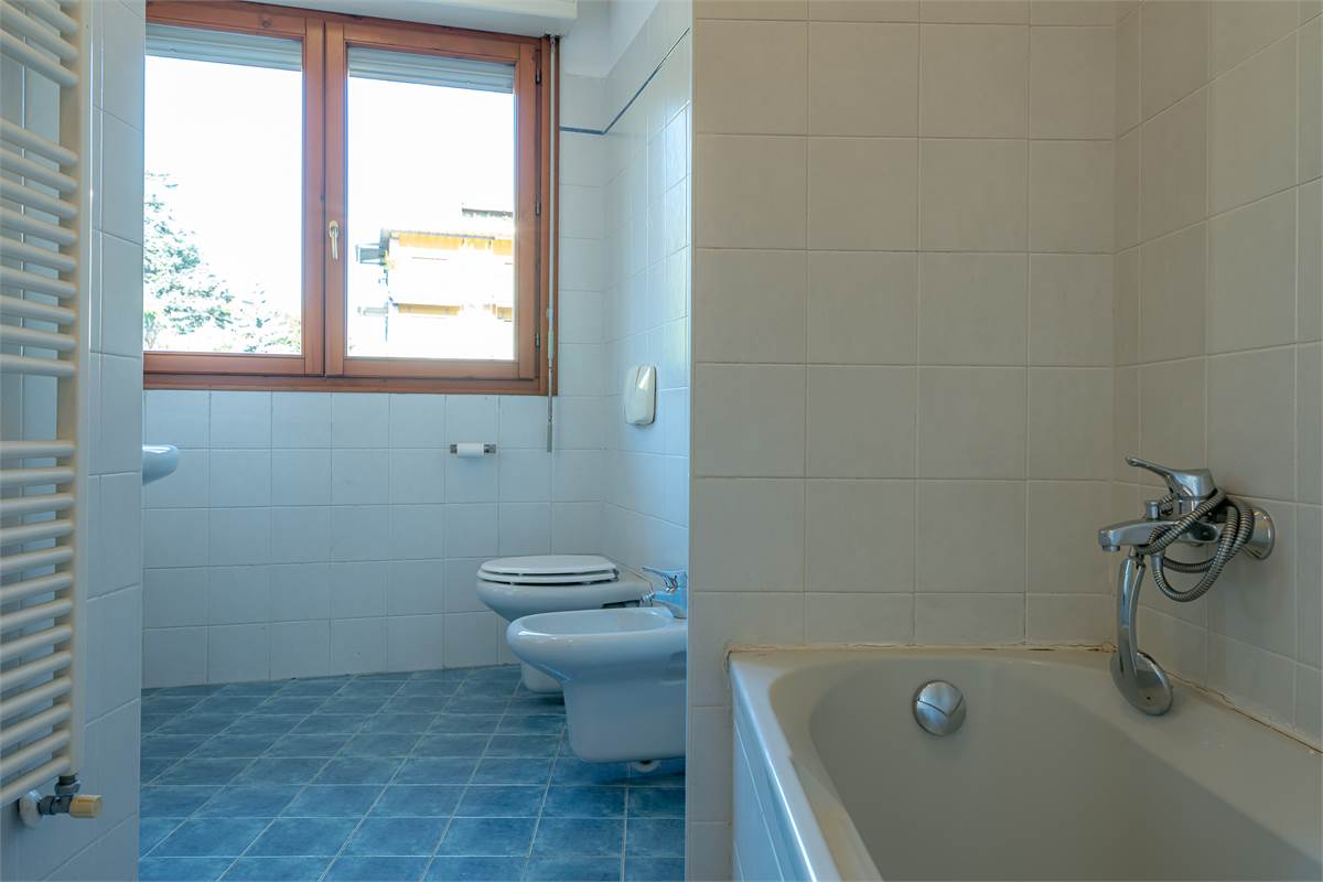 COMO BORGOVICO quattrolocali in affitto