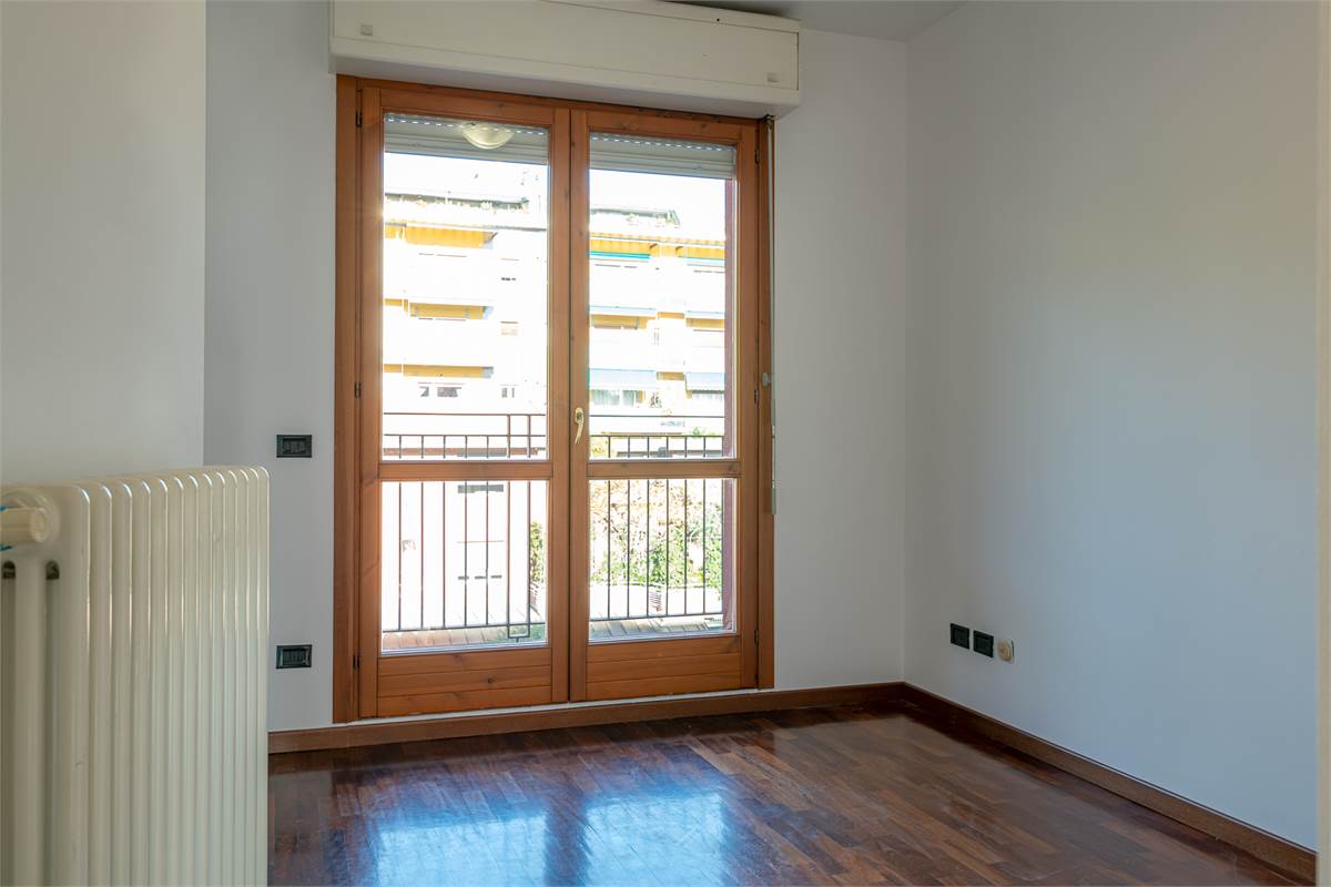 COMO BORGOVICO quattrolocali in affitto