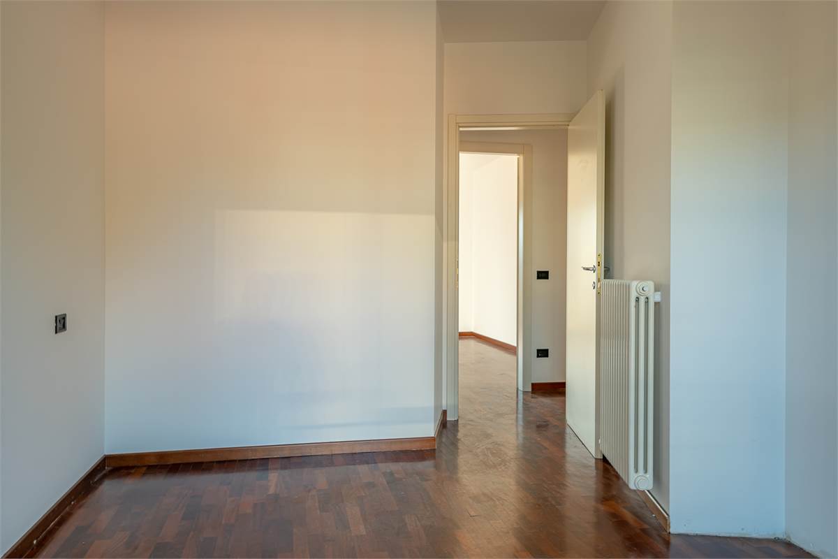 COMO BORGOVICO quattrolocali in affitto