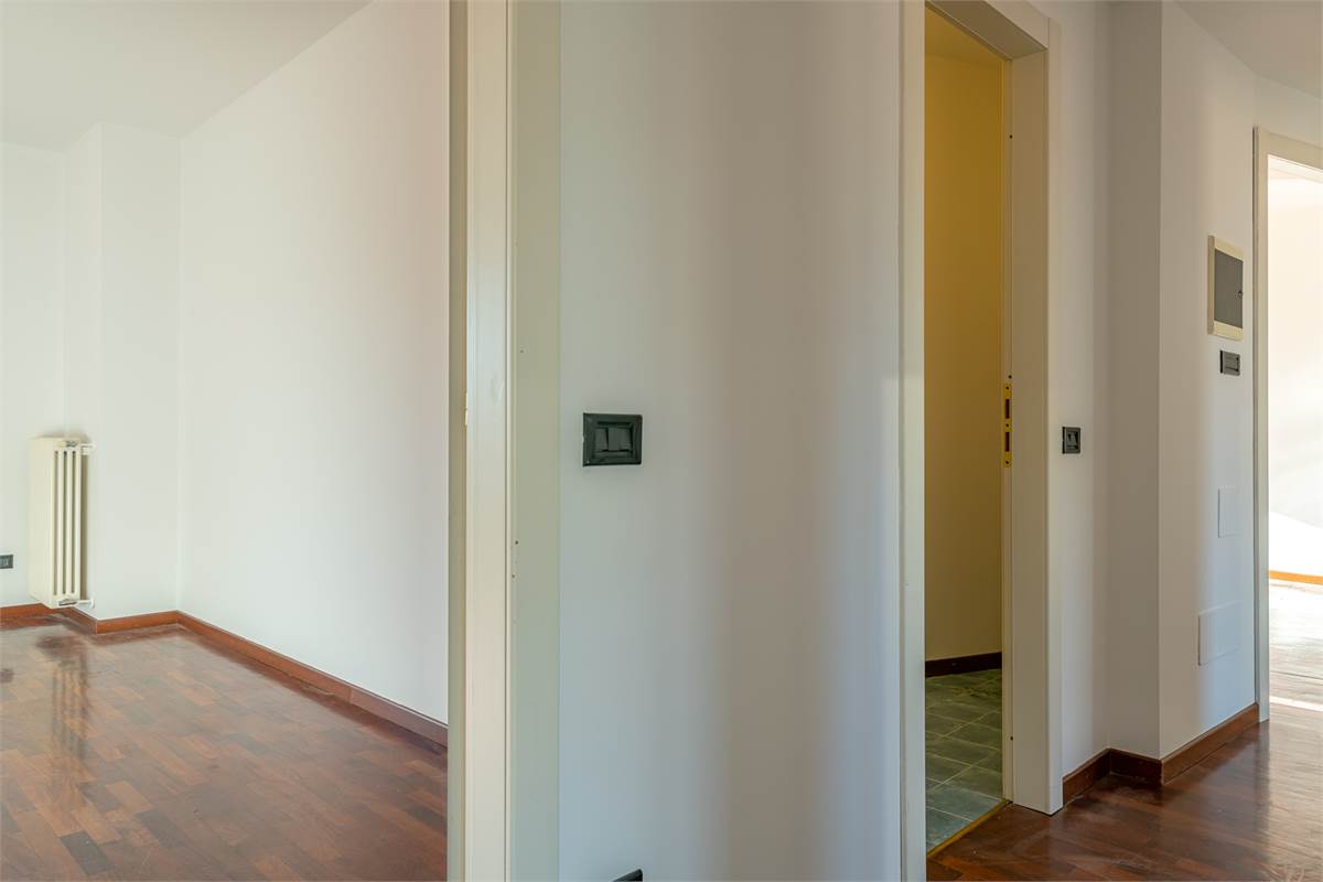 COMO BORGOVICO quattrolocali in affitto