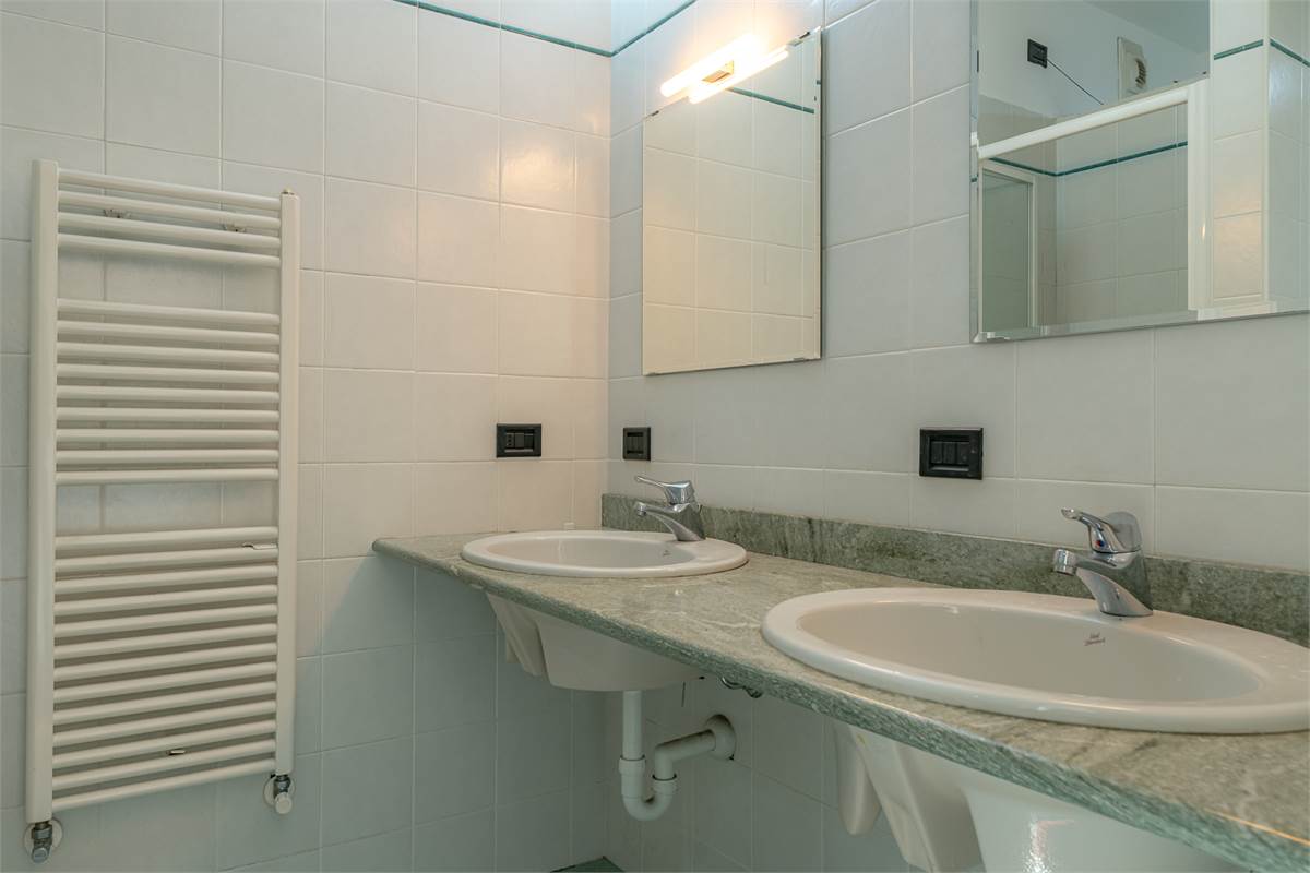 COMO BORGOVICO quattrolocali in affitto