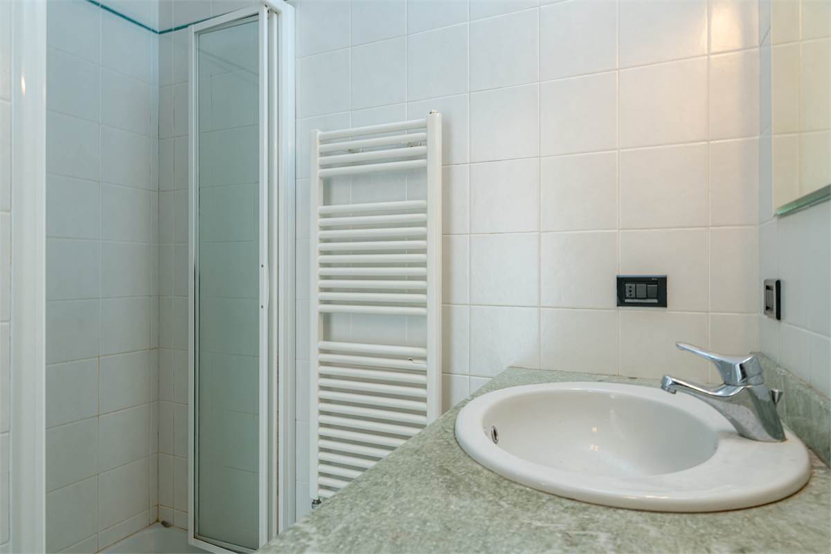 COMO BORGOVICO quattrolocali in affitto