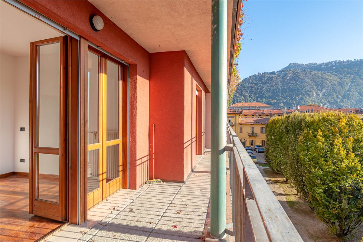 COMO BORGOVICO quattrolocali in affitto