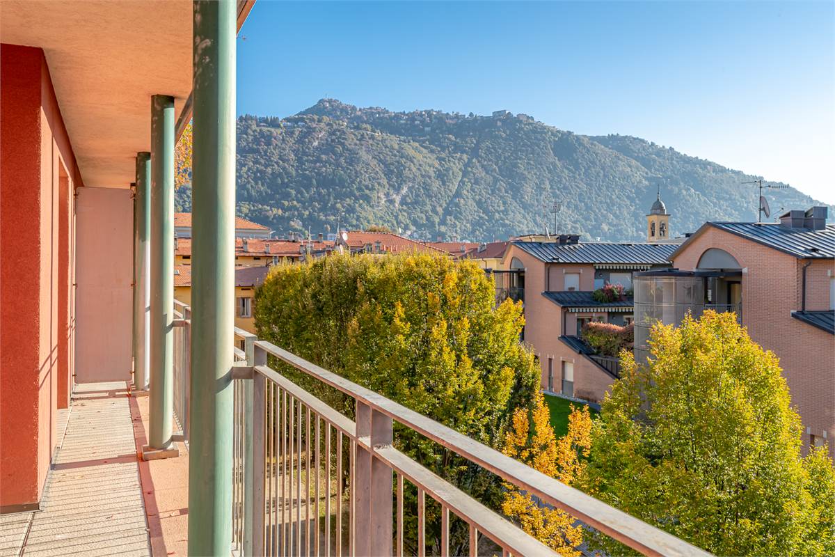 COMO BORGOVICO quattrolocali in affitto