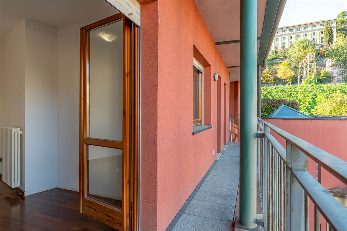 COMO BORGOVICO quattrolocali in affitto