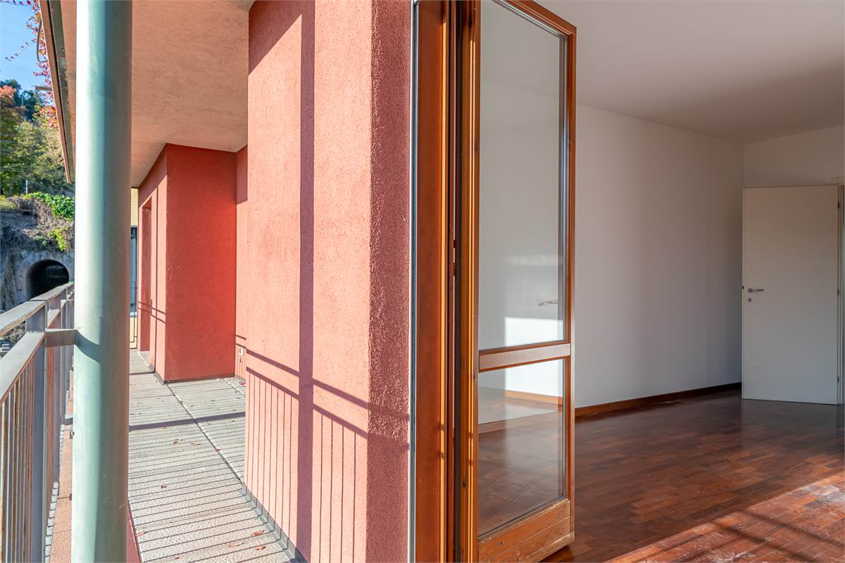 COMO BORGOVICO quattrolocali in affitto