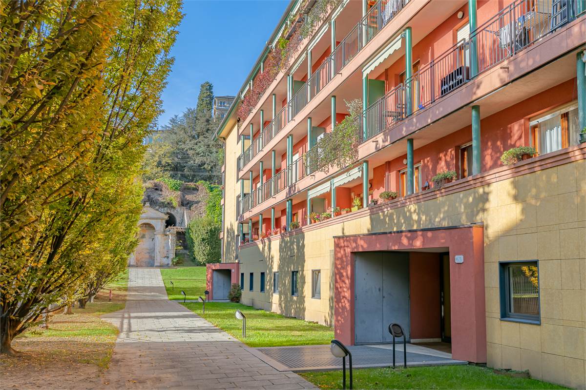 COMO BORGOVICO quattrolocali in affitto