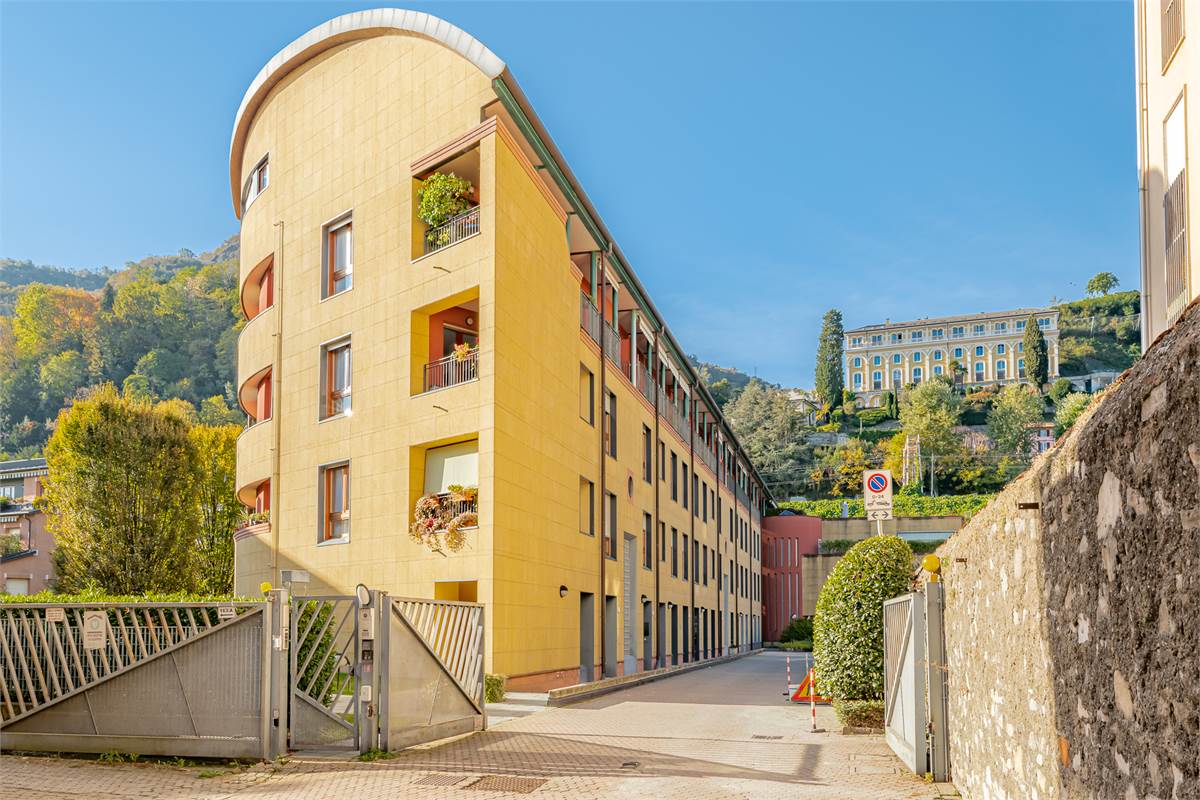 COMO BORGOVICO quattrolocali in affitto