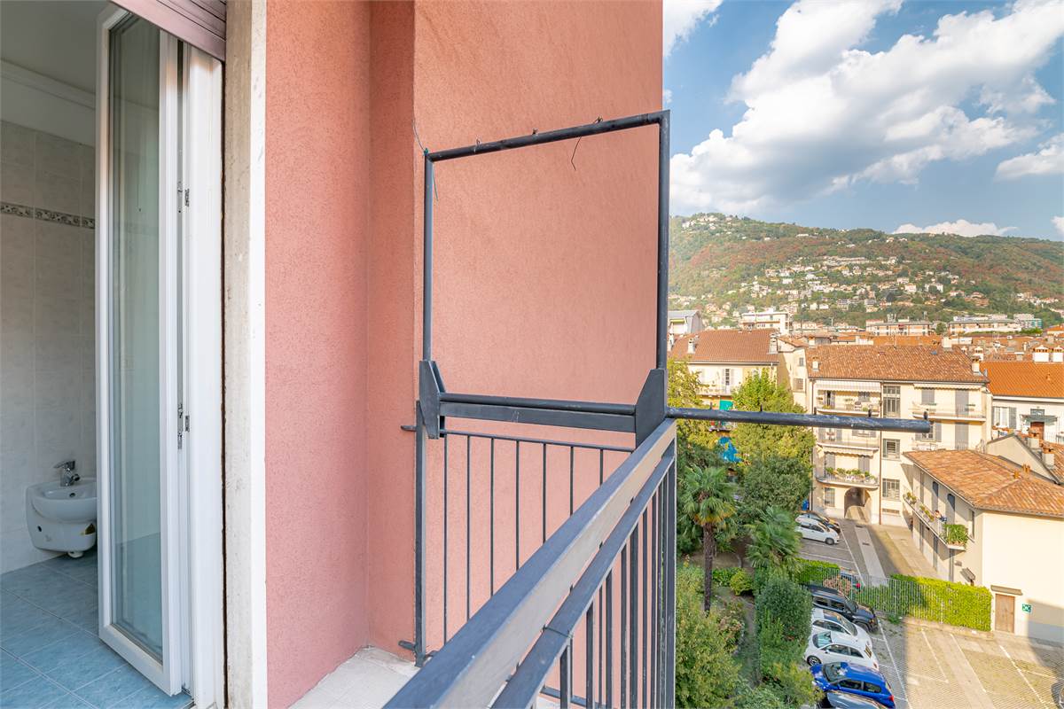 COMO CITTA' trilocale in affitto