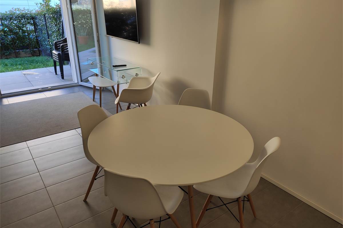 CERNOBBIO bilocale in affitto con giardino