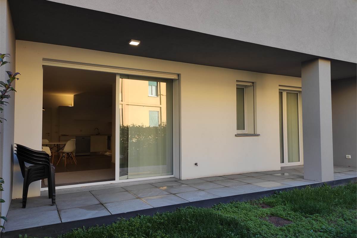 CERNOBBIO bilocale in affitto con giardino