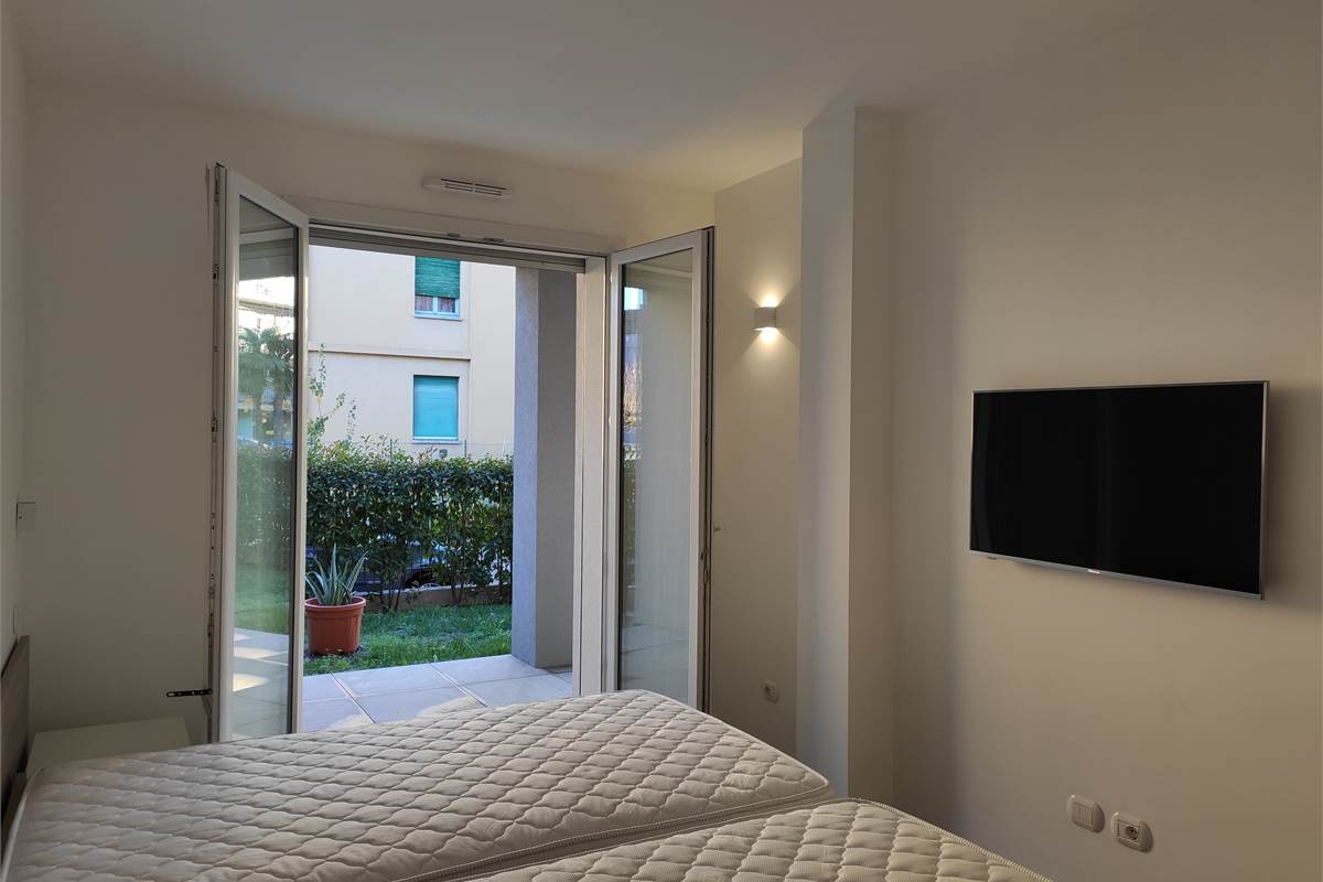 CERNOBBIO bilocale in affitto con giardino