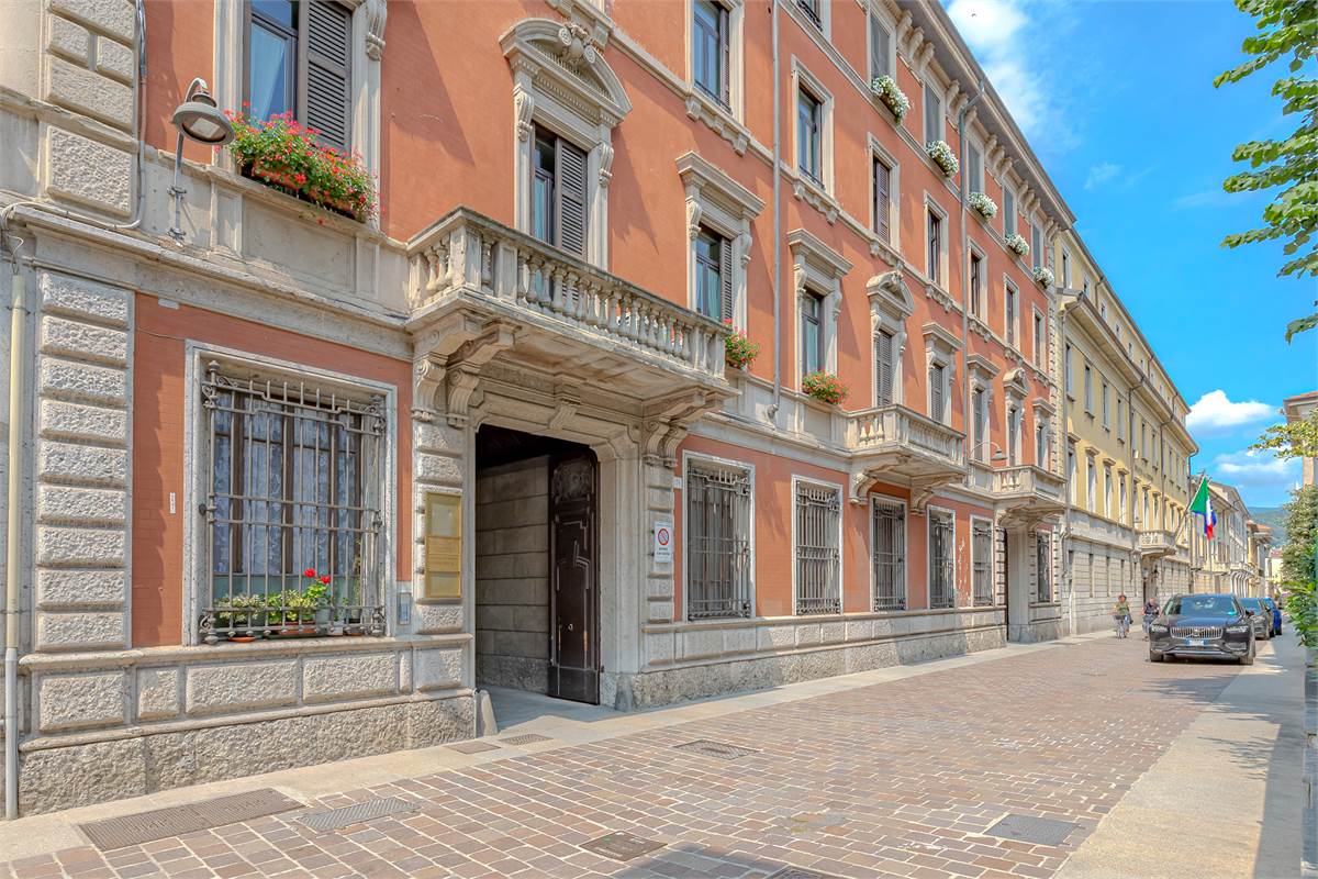 COMO CENTRO STORICO bilocale in affitto
