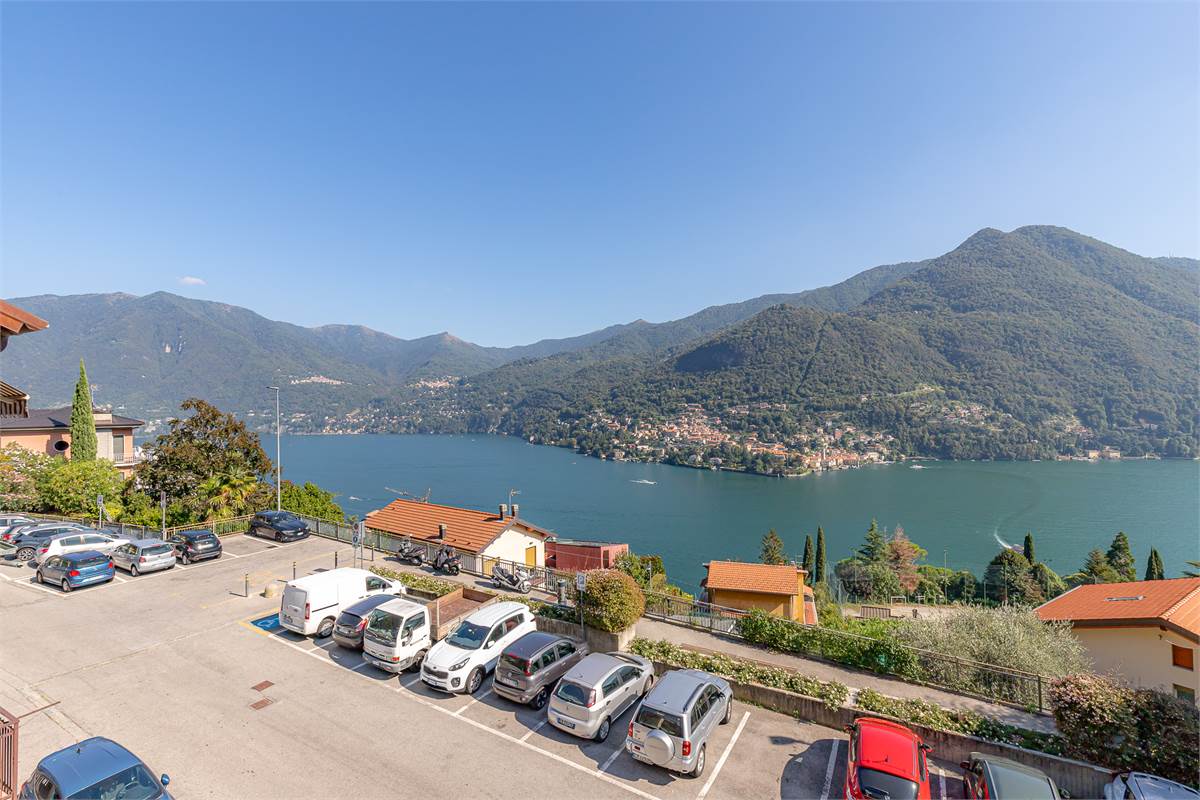 MOLTRASIO bilocale vista lago con terrazzo e box