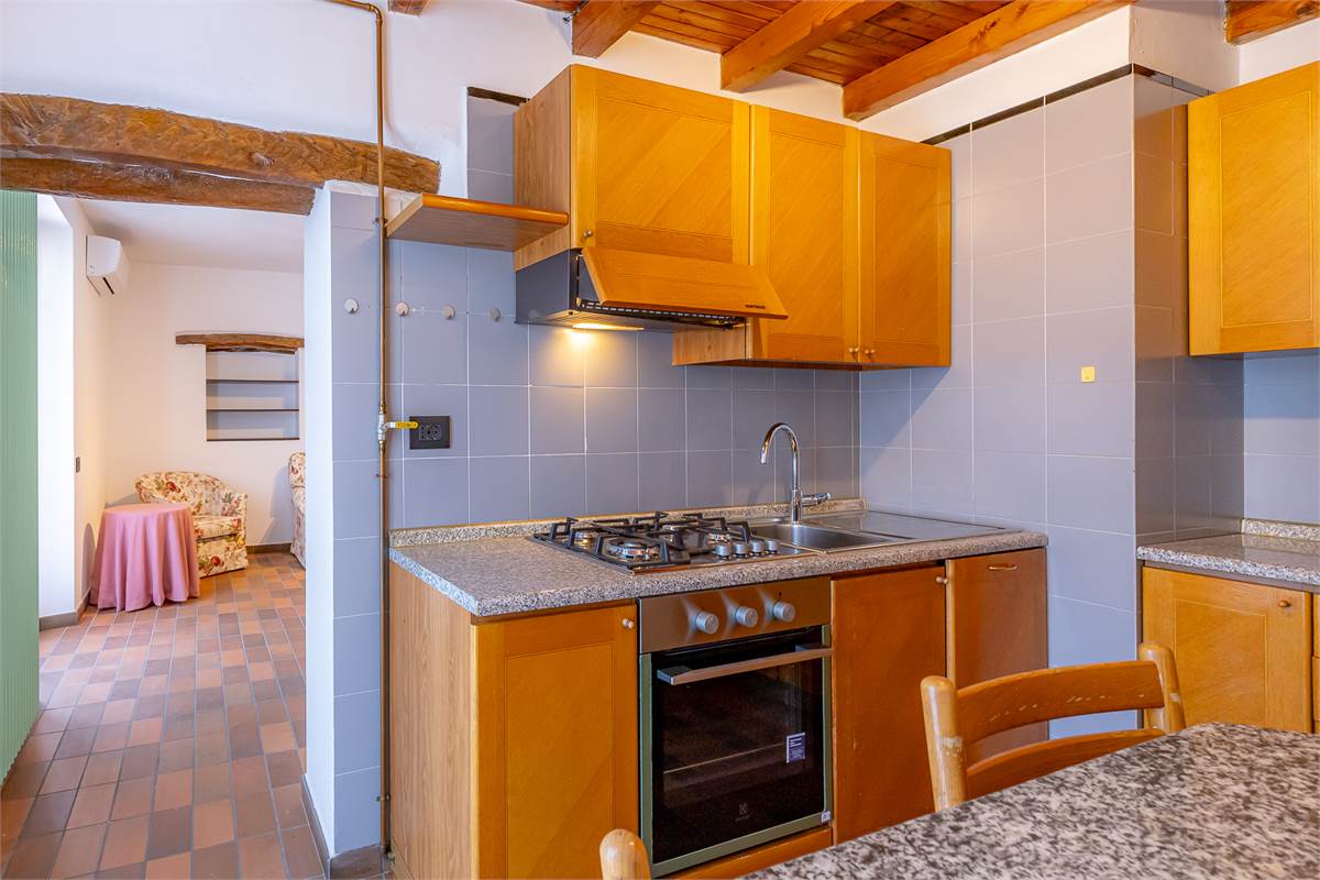 MOLTRASIO bilocale vista lago con terrazzo e box