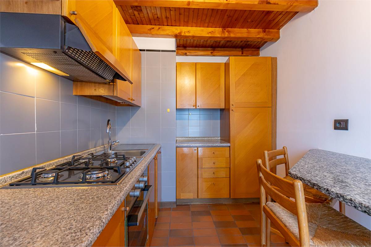 MOLTRASIO bilocale vista lago con terrazzo e box