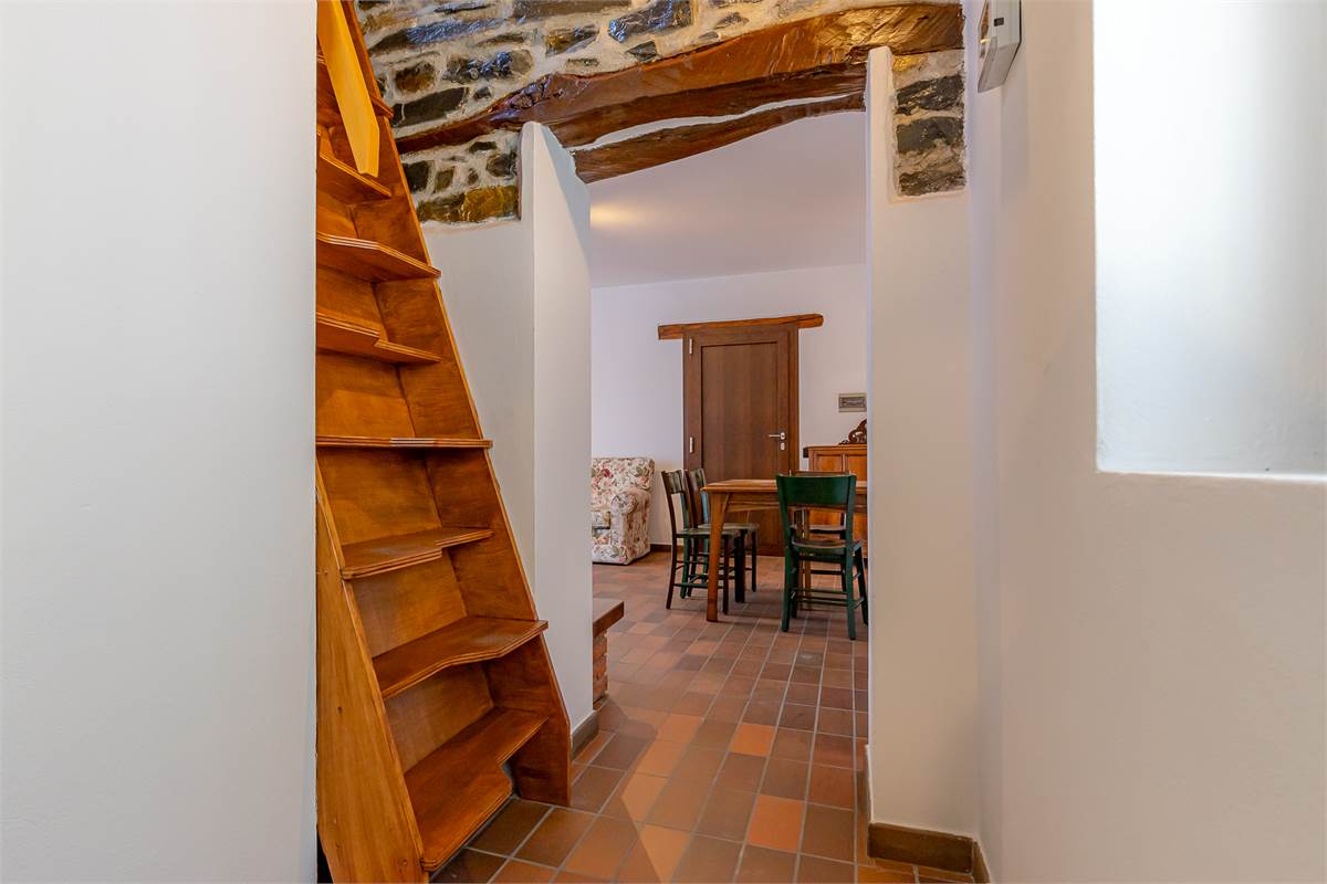 MOLTRASIO bilocale vista lago con terrazzo e box