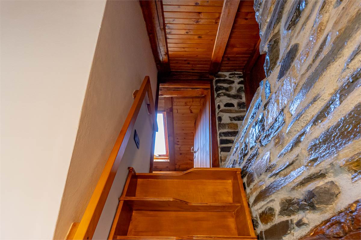 MOLTRASIO bilocale vista lago con terrazzo e box