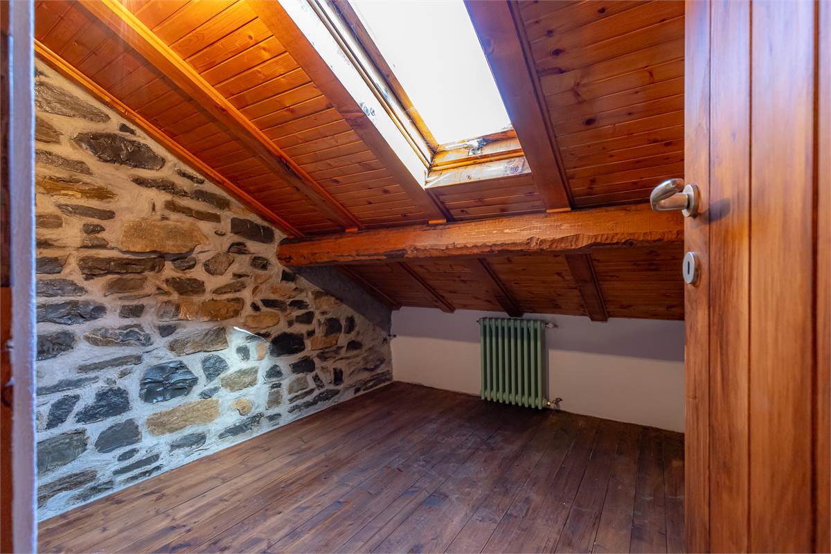 MOLTRASIO bilocale vista lago con terrazzo e box