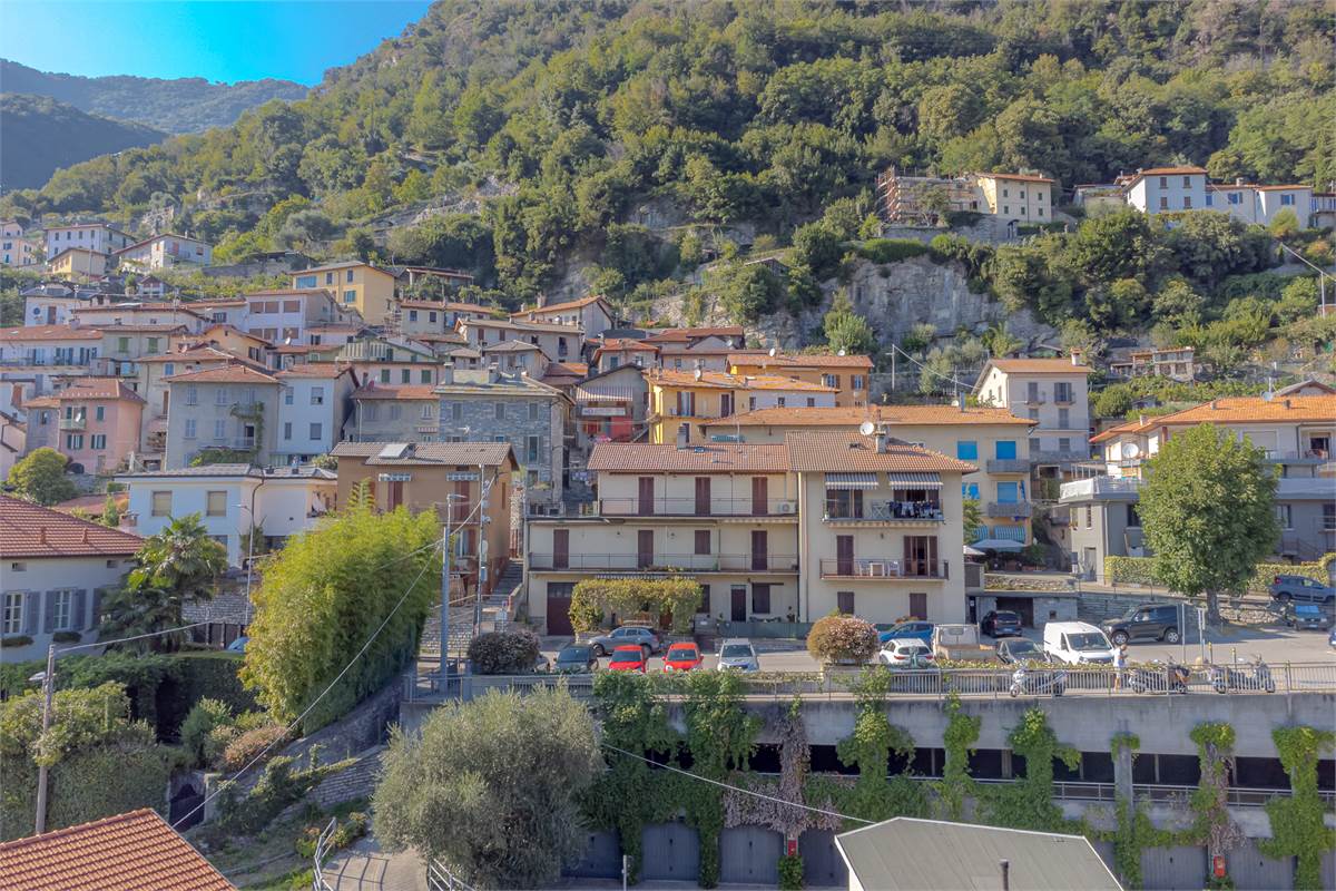 MOLTRASIO bilocale vista lago con terrazzo e box