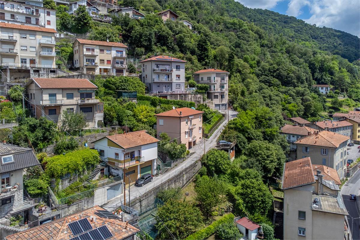 COMO casa indipendente in vendita