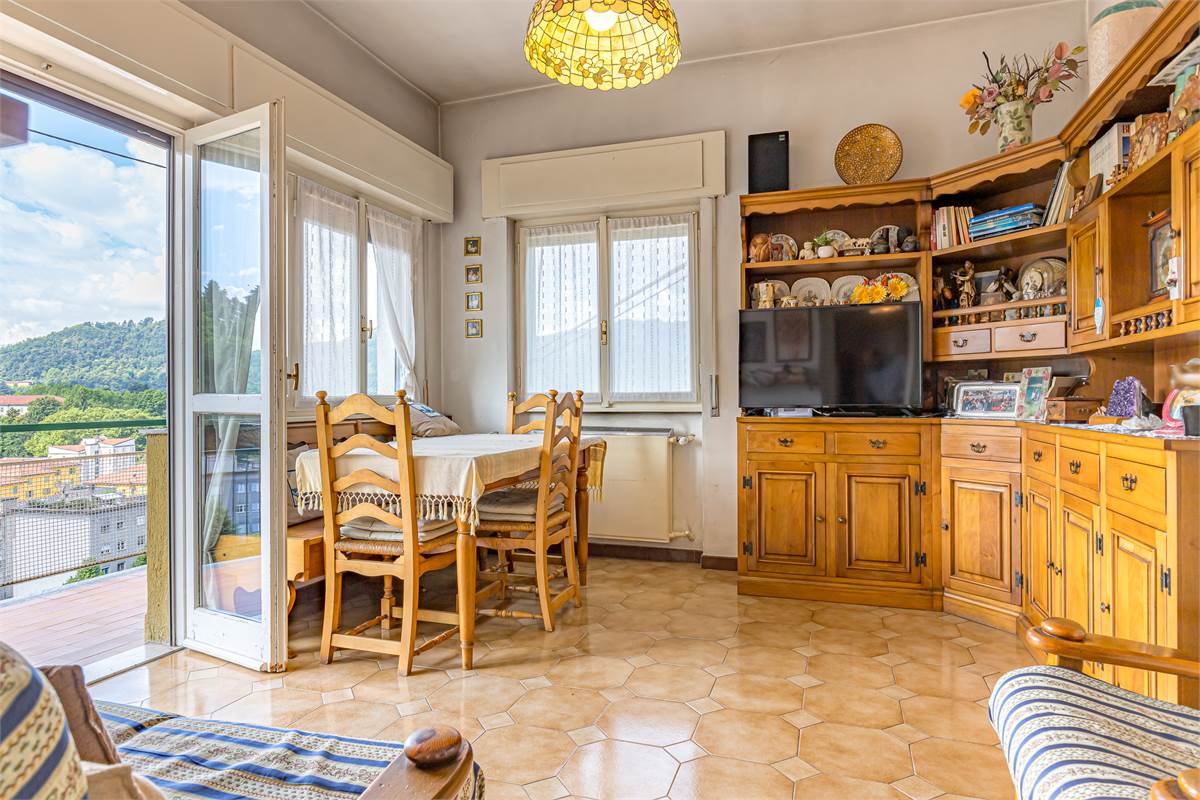 COMO casa indipendente in vendita