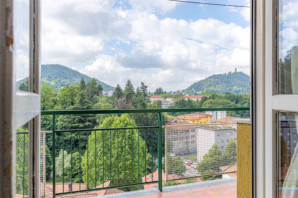 COMO casa indipendente in vendita