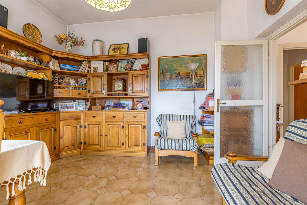 COMO casa indipendente in vendita