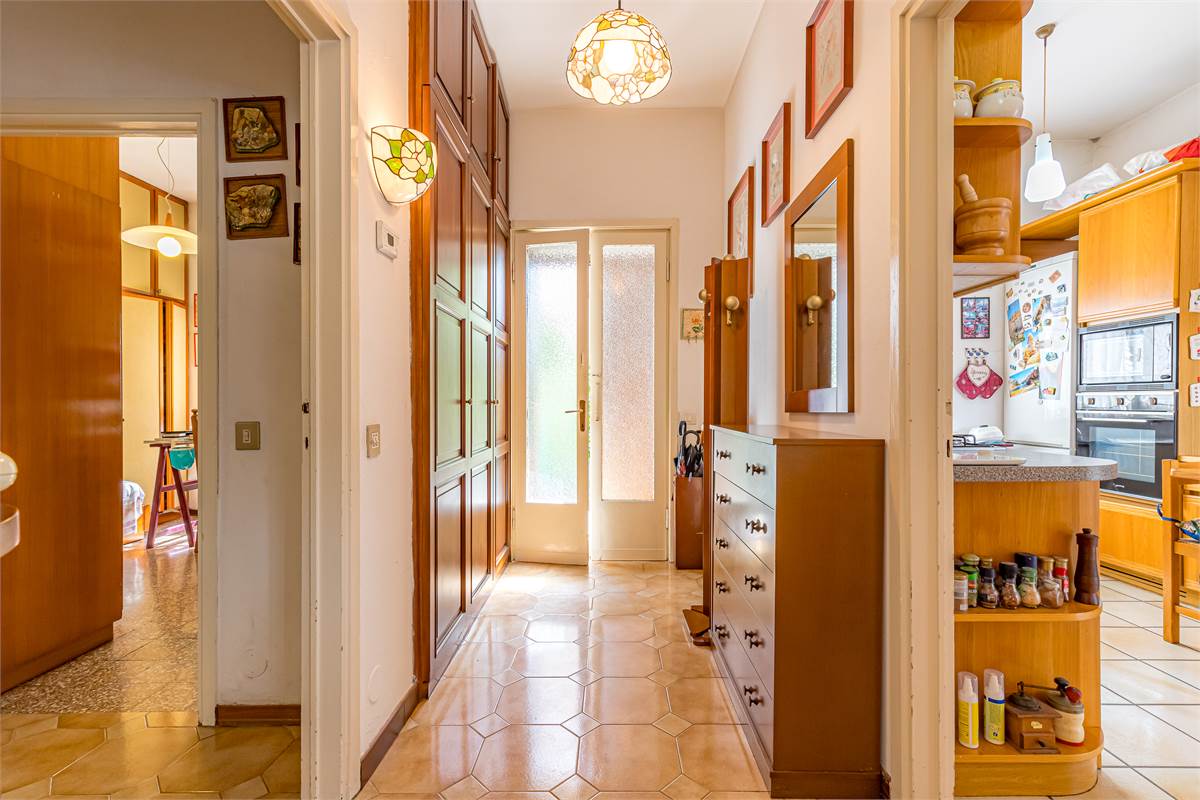 COMO casa indipendente in vendita