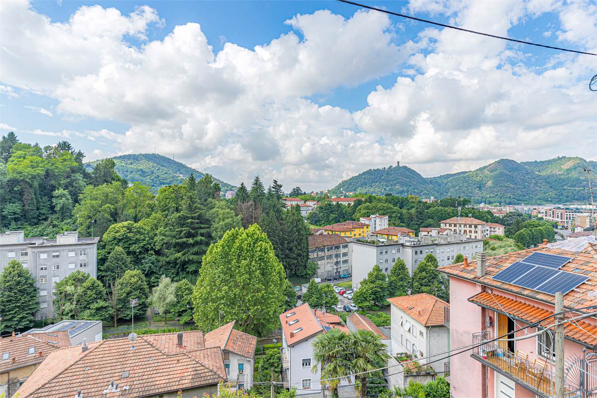 COMO casa indipendente in vendita